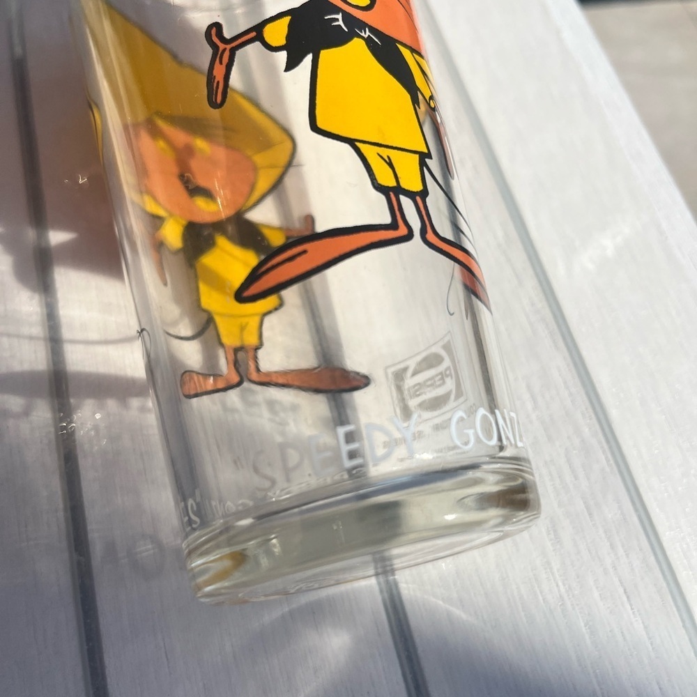 Warner Bros. Speedy Gonzales Yellow and Black Glass - Picture 6 of 8